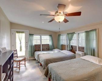 Winslons Texas Star - Spacious Belton Family Home! - Belton - Bedroom