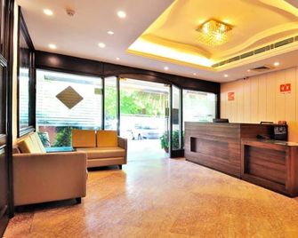 Hotel Orange 35 - Chandigarh - Front desk