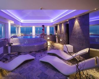 Hotel Adlon - Fronte Mare - Riccione
