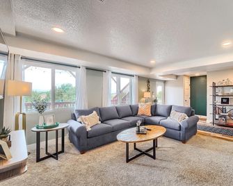 Grandview Hideaway - Vast views, walk to restaurants, disk golf, lots of privacy - Erie - Sala de estar