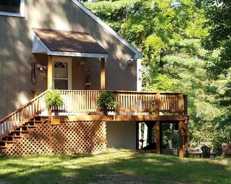 4 Bed 3 Bath Riverfront Tranquility - Baldwin - Building