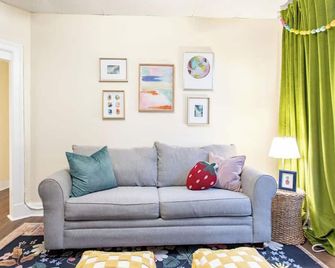 Cozy 1br Near Hospitals & Park - Pittsburgh - Sala de estar