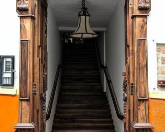 Hospedaje Casa Real - Salamina - Escaleras