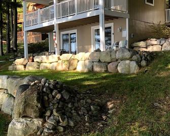 Enjoy Modern Amenities and Fun on the Water with Kayaks & Paddle Boat - Keeseville - Outdoors view