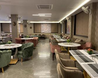 Hotel Pinaki Inn - Amarkantak - Restaurant