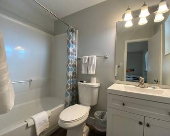 Bonita Beach Inn and Suites - Bonita Springs - Bathroom