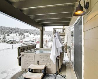 First-Floor Big Sky Condo with Hot Tub! - Big Sky - Balcón