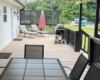 Huntersville House 3 bedrooms 2 baths - Huntersville - Patio