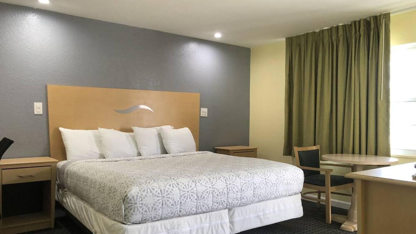 Chisholm's Motor Inn