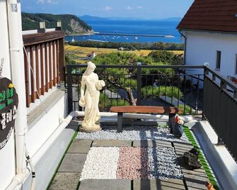 Hercules Pension in German Village - Namhae - Balcony