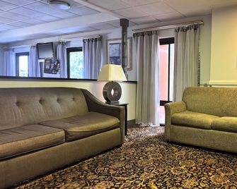Baymont Inn & Suites by Wyndham - Memphis - Lobby