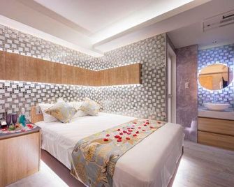 أو واي أو هوتل إيكيبيكورو - طوكيو - غرفة نوم