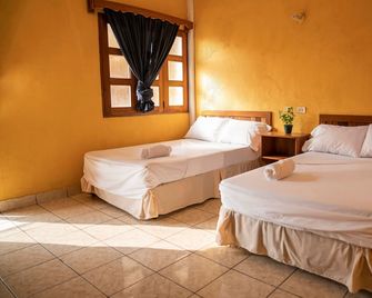 Natz Hotel - Flores