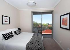 The Junction Palais - Modern and Spacious 2BR Bondi Junction Apartment Close to Everything - Sídney - Habitación