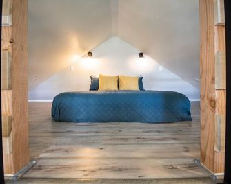 The Tiny House - Omaha's # 1 unique experience - Omaha - Living room