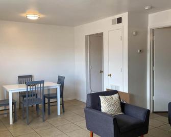 Cozy 1 Br Apartment in Long Beach MS Jm3 - Long Beach - Restaurant