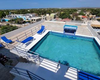 Luxury Chic Hotel - San Fernando de Monte Cristi - Zwembad