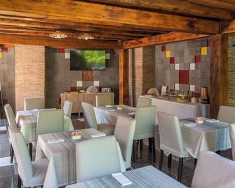 Etna Sunshine Rent Rooms - Puntalazzo - Restaurante