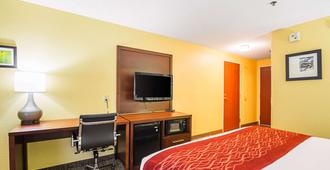 Comfort Inn & Suites - Dayton