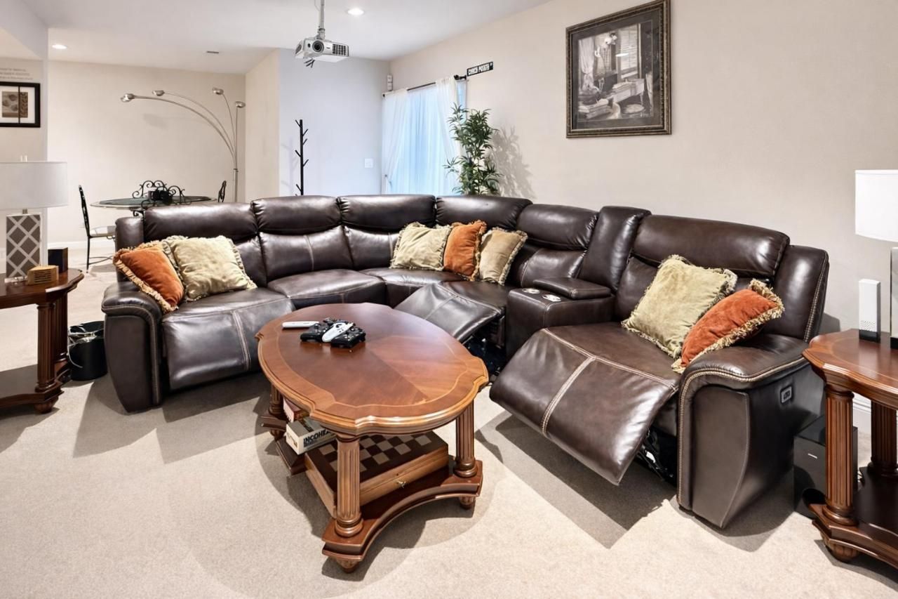 Luxurious 2br Movie Theater Game Room Full Kitchen Gym