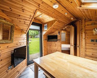 Delny Glamping - Invergordon - Dining room