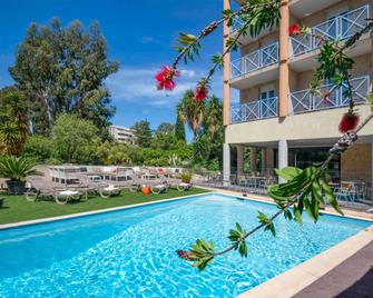 ibis Hyères Centre - Єр - Басейн