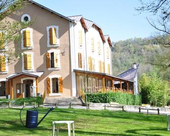 Logis Hôtel du Parc - Cransac - Gebouw