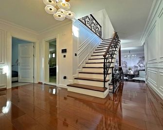 Cloud Nine by Alara - Luxury Private Pool and Garden Villa - Istanbul - Stairs
