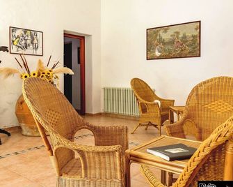 Cozy farmhouse nestled in the green Tuscan Maremma - Civitella Paganico - Huiskamer