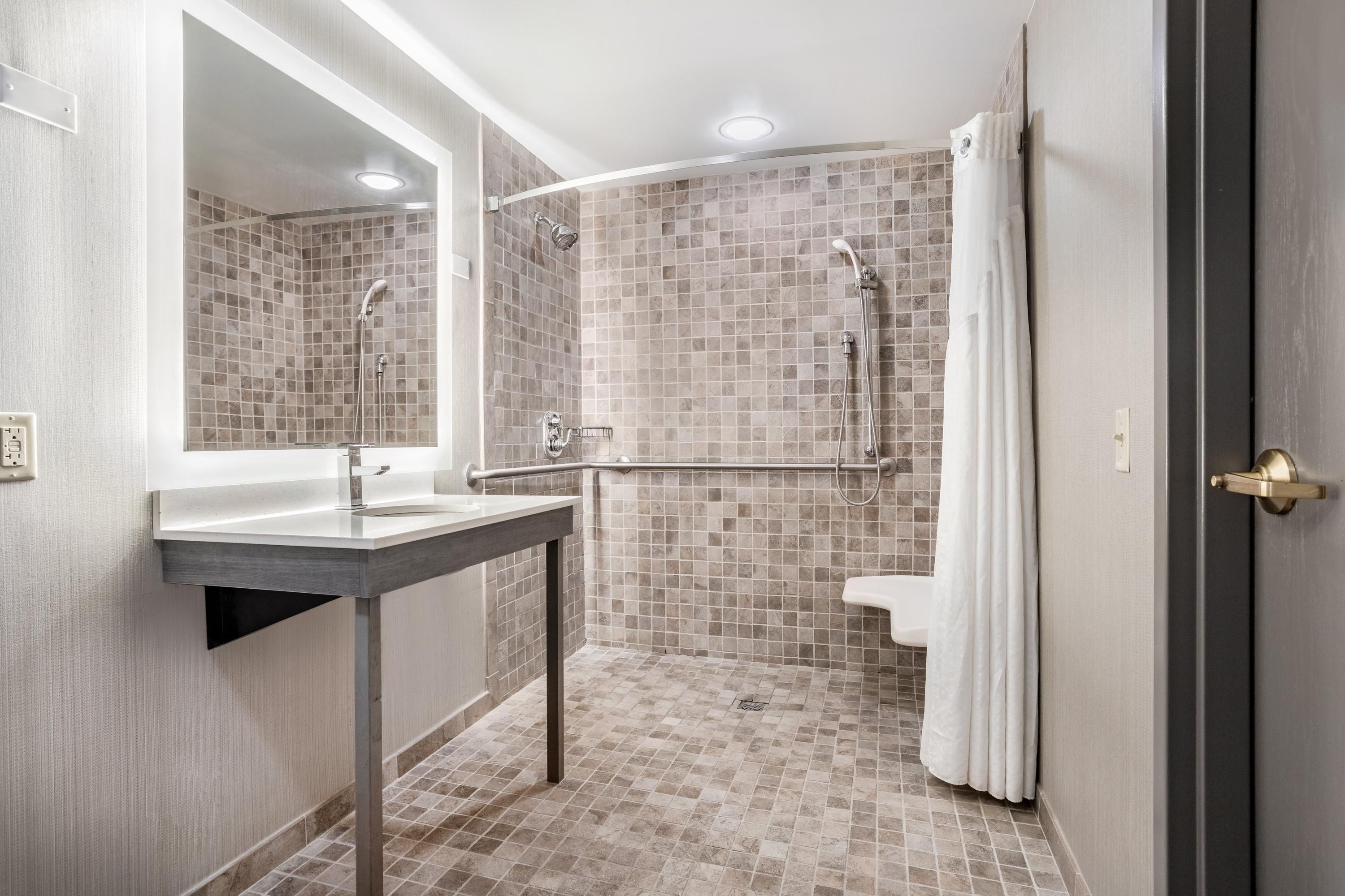 Holiday Inn Lafayette-City Centre By IHG - Lafayette - Badkamer