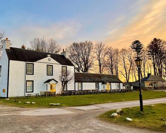 Cockleshell Lodge located at the waters edge near Otter Ferry-Pet friendly - Tighnabruaich - Budova