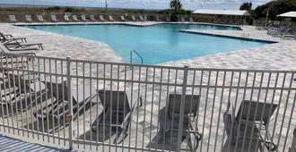 Ocean Villa A205 - Romantic Beachfront Getaway - Hilton Head Island - Pool