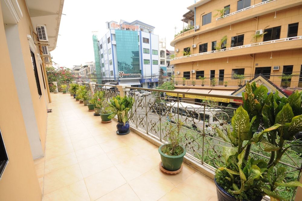 دارا ريانج سي هوتل فنوم بينه