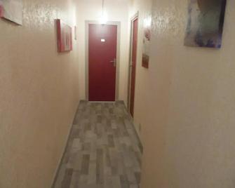 Le Moderne Veynes - Location D'appartements À La Nuitée - Veynes - Pasillo