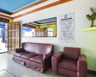 OYO Hotel Emperador, Oaxaca - Oaxaca de Juárez - Sala de estar