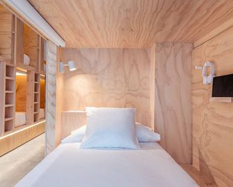 Colo Colo Hostel - Single Private Beds - San Sebastian - Bedroom