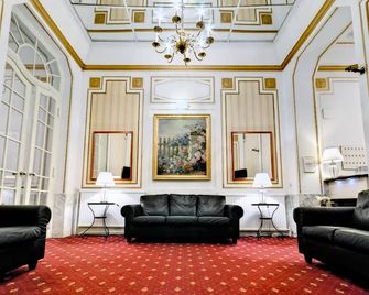 Hotel Viktoria Schönbrunn - Vienna - Building