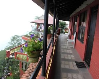 Hotel View Point Nagarkot - Nagarkot - Balcony