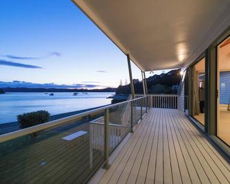 Woodies Retreat - Russell - Balcón