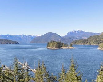 West Coast Wilderness Lodge - Egmont - Balcony