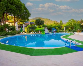Dogan Paradise Beach - Ozdere - Pool