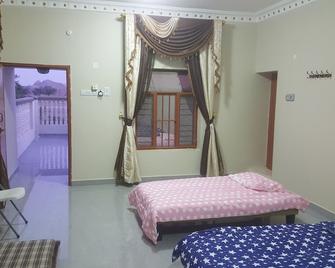 Vacation home Wadi Sal - Al Ashkharah - Camera da letto