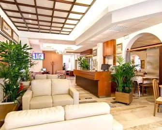 New Hotel - Jesolo - Front desk