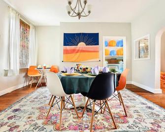 Cheerful Home In A Vibrant, Walkable Area - Pittsburgh - Comedor