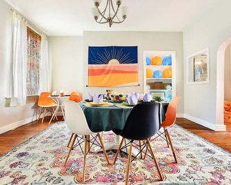 Nfl Draft Hq! Park And Walk to Acrisure, Pets Ok, Fire Pit. - פיטסבורג - חדר אוכל
