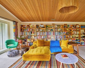 Ojai Valley East End Chic Ranch Home: Views, Nature, 8' hot tub, Big, 2 bedrooms - Ojai - Sala de estar