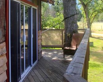 Hawk's Rest - Oakhurst
