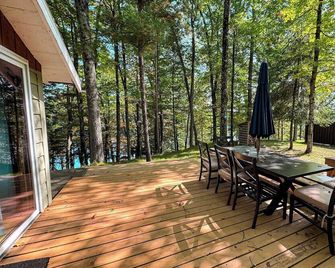 Blue Lake Cottage - Pet Friendly Rental - Minocqua - Terasa