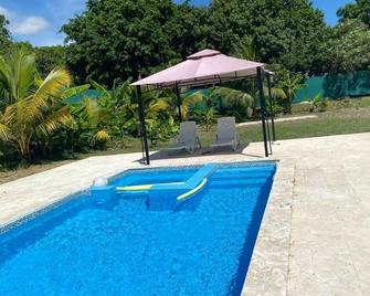 Hotel Piscalonga - Villa Vásquez - Pool