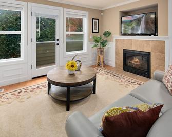 Perch - Cozy Ensuites - Seattle - Living room